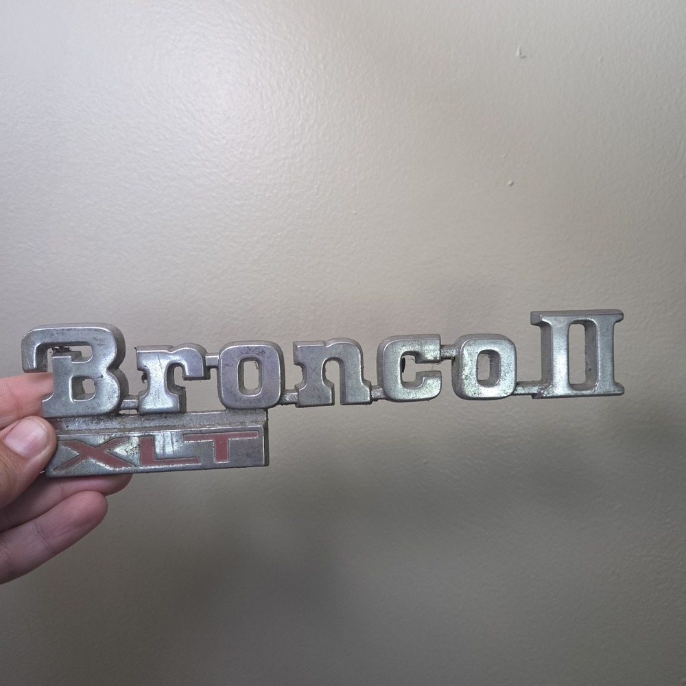1984-1990 FORD BRONCO II XLT FENDER LOGO VINTAGE BADGE SYMBOL SIGN EMBLEM